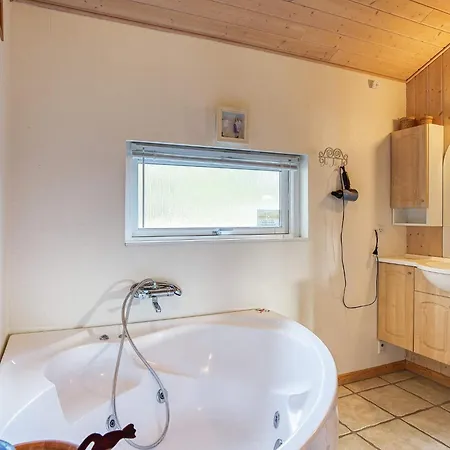 8 Person In Rodby-by Traum Rødby