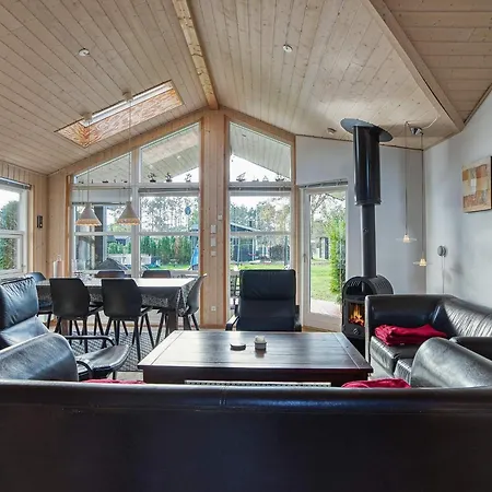 Сasa de vacaciones 8 Person In Rodby-by Traum *